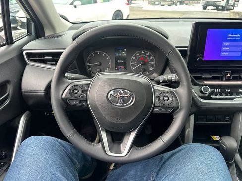 Certified 2023 Toyota Corolla Cross LE w/ Moonroof Package image 32