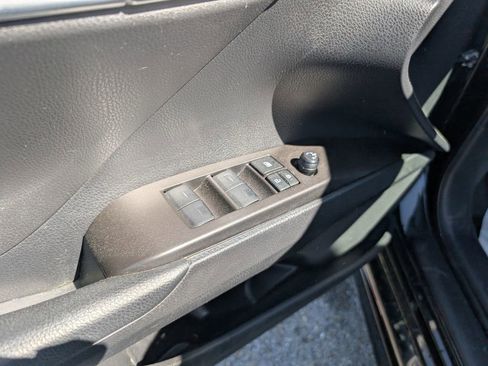 Used 2023 Toyota Camry SE image 9