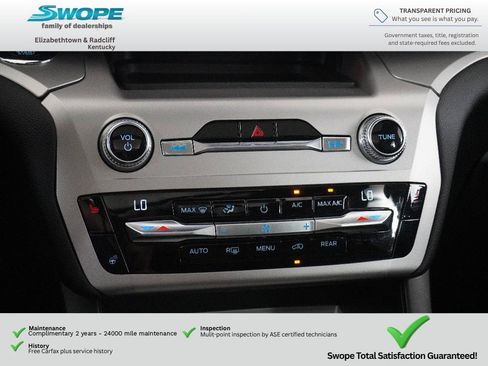 Used 2021 Ford Explorer XLT w/ Equipment Group 202A AWD/4WD image 22