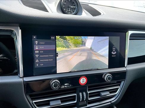 Certified 2026 Porsche Macan AWD/4WD image 26