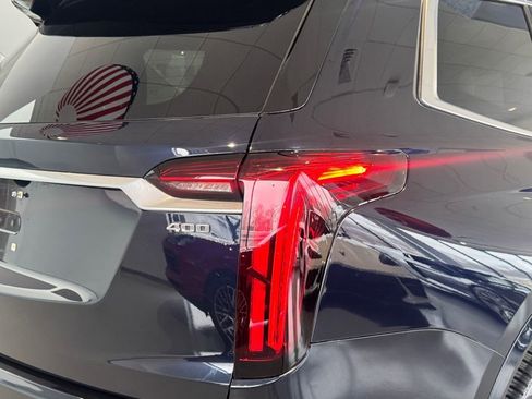 Used 2022 Cadillac XT6 Premium Luxury image 11