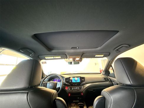 Used 2023 Honda Passport EX-L image 16