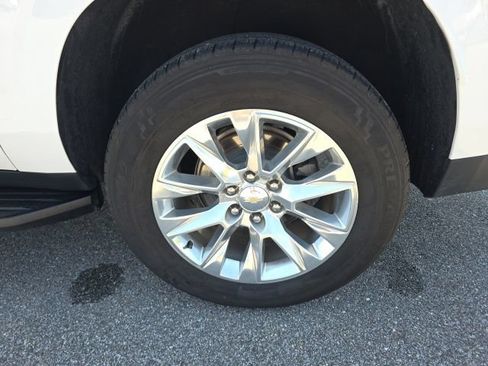 Used 2023 Chevrolet Suburban Premier RWD image 34