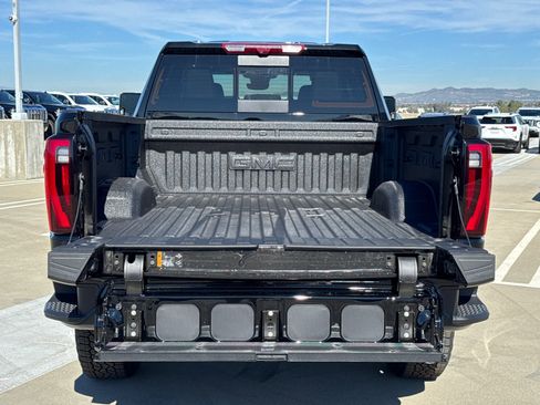 New 2026 GMC Sierra 2500 Denali w/ Denali Reserve Package image 9