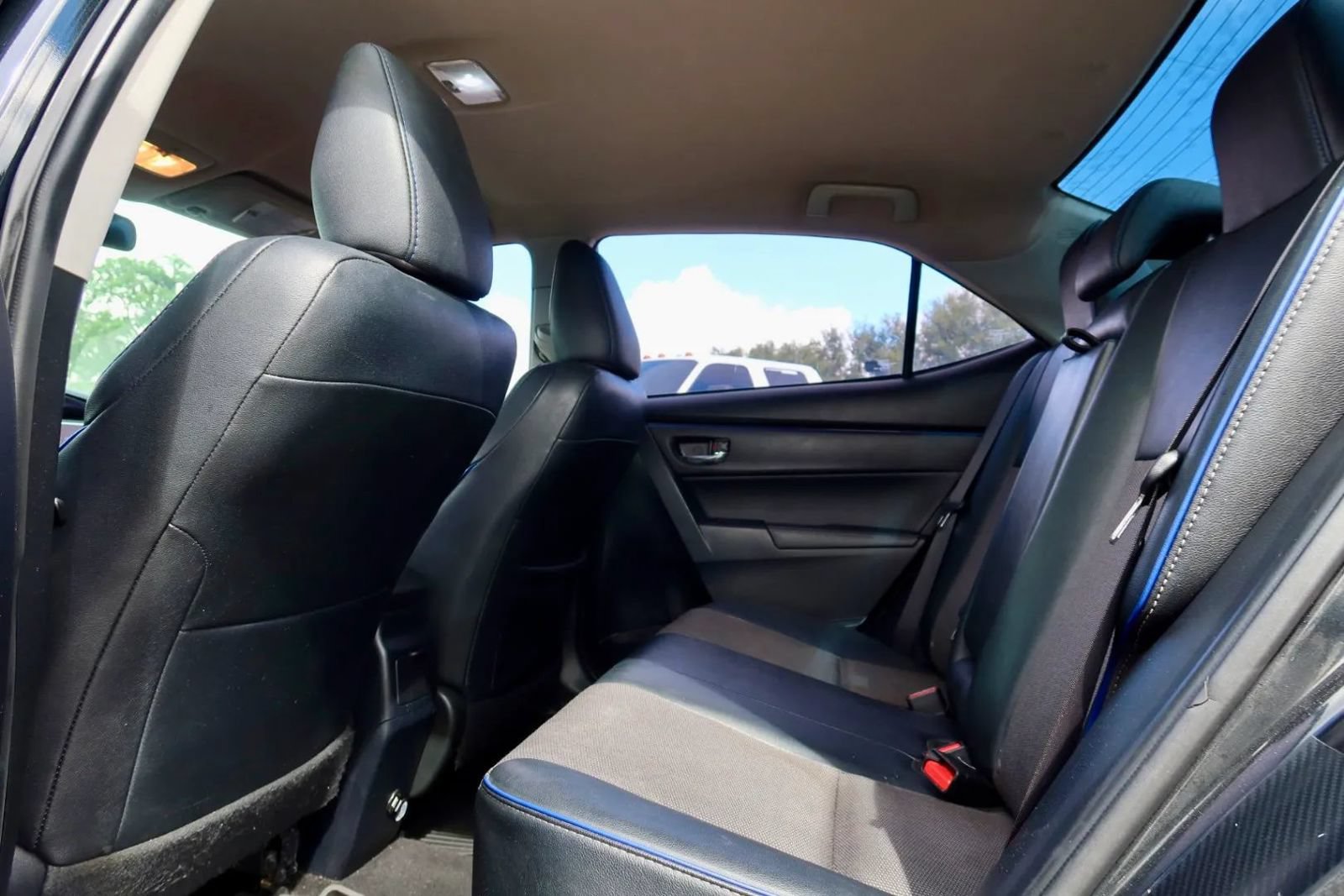 Used 2017 Toyota Corolla SE FWD image 13