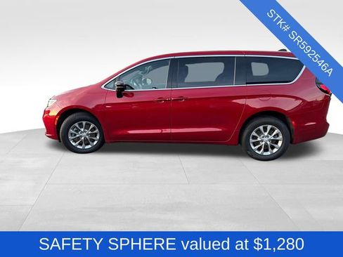 New 2025 Chrysler Pacifica Select image 4