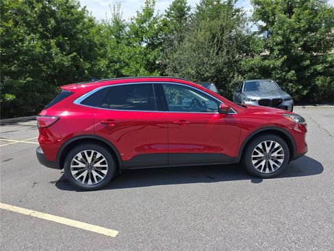 Used 2020 Ford Escape Titanium AWD/4WD image 2