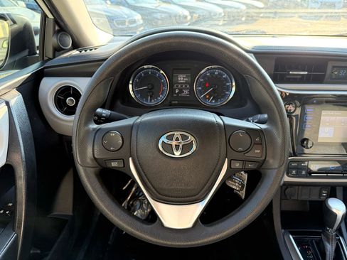Used 2019 Toyota Corolla LE image 16
