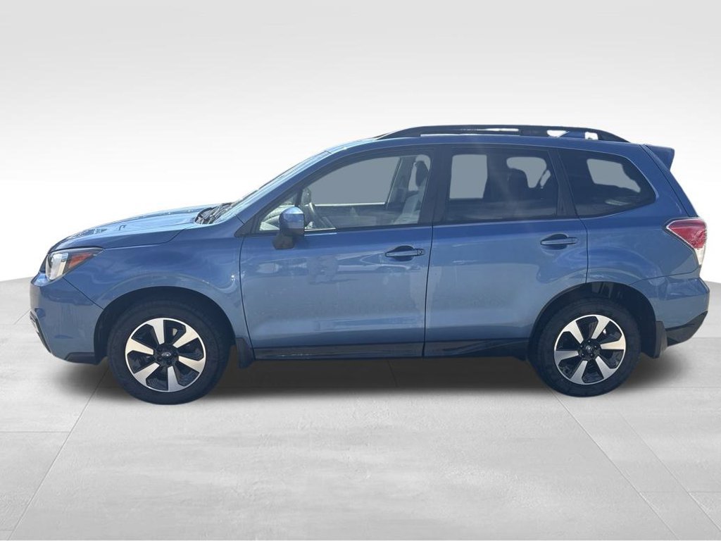Used 2017 Subaru Forester 2.5i Premium AWD/4WD image 2