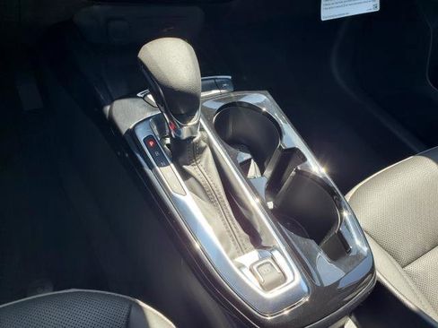 Used 2025 Chevrolet Trax ACTIV w/ Sunroof Package image 23