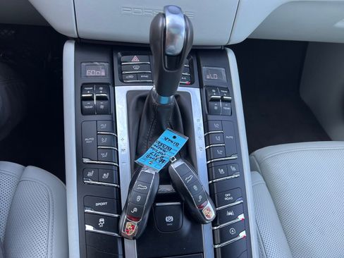 Used 2017 Porsche Macan S AWD/4WD image 25