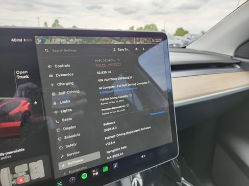 Used 2022 Tesla Model Y Performance AWD/4WD image 31