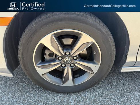 Used 2018 Honda Odyssey Touring image 12