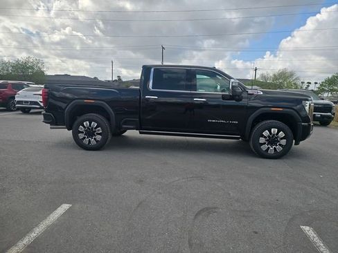 New 2026 GMC Sierra 2500 Denali w/ Denali Reserve Package image 4