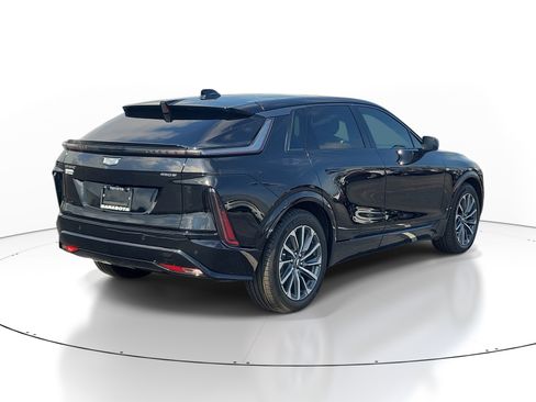 Used 2024 Cadillac Lyriq Sport RWD image 6