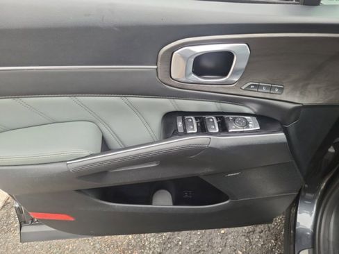 Used 2024 Kia Sorento SX Prestige w/ Sage Leather Package image 23