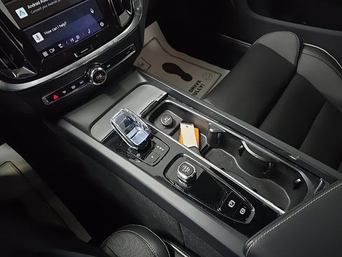 Used 2024 Volvo S60 B5 Plus w/ Climate Package image 28