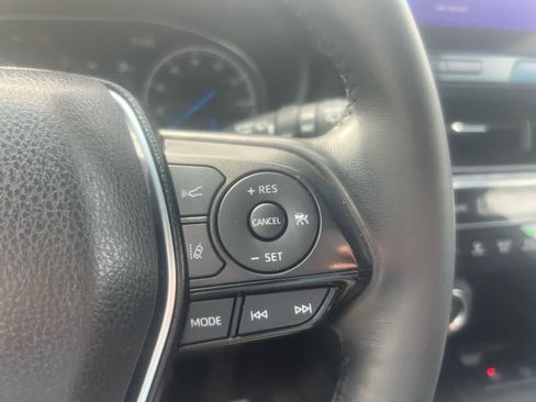 Certified 2024 Toyota Venza XLE image 18