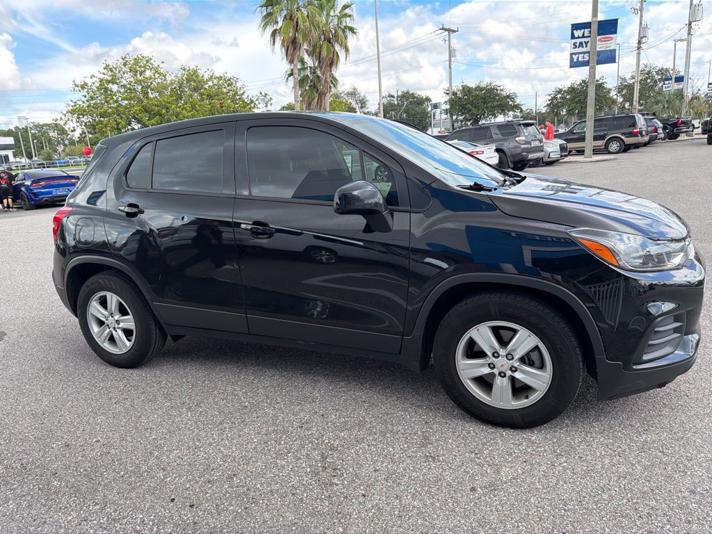 Used 2020 Chevrolet Trax LS FWD image 12