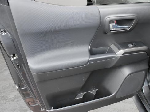 Used 2023 Toyota Tacoma TRD Sport image 22