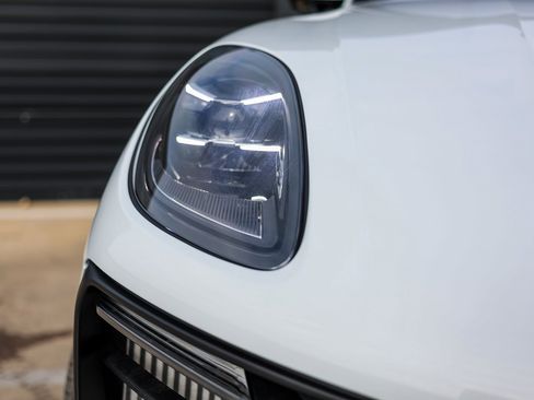 New 2026 Porsche Macan S image 13