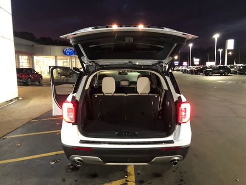 Used 2023 Ford Explorer Limited image 18