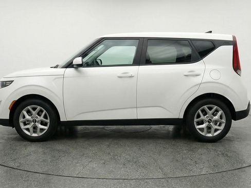 Used 2025 Kia Soul LX w/ LX Technology Package FWD image 3