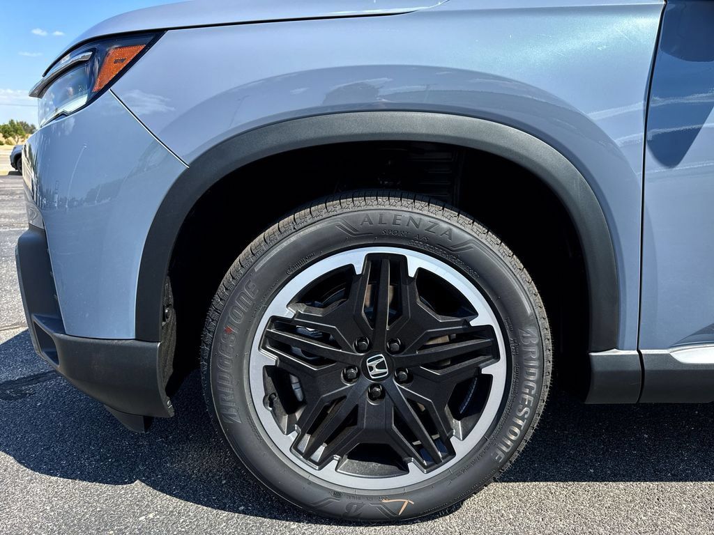New 2026 Honda Pilot Touring image 10