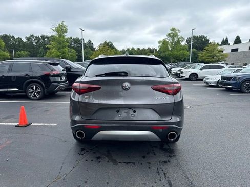 Used 2018 Alfa Romeo Stelvio AWD image 4