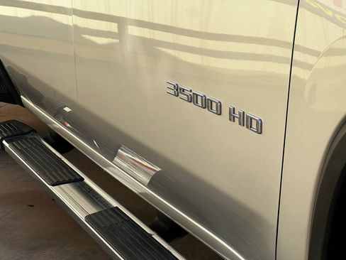 Used 2021 Chevrolet Silverado 3500 LT AWD/4WD image 9