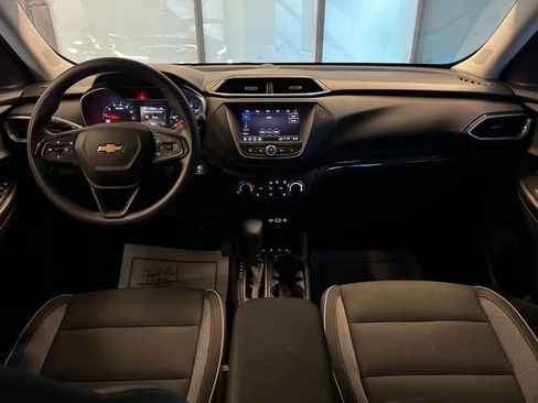 Used 2022 Chevrolet TrailBlazer LT FWD image 9