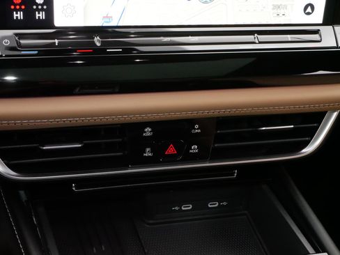 Certified 2025 Volkswagen Atlas Cross Sport SEL R-Line image 23