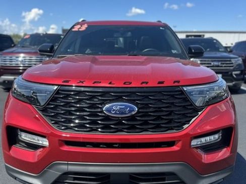Used 2023 Ford Explorer ST-Line image 2