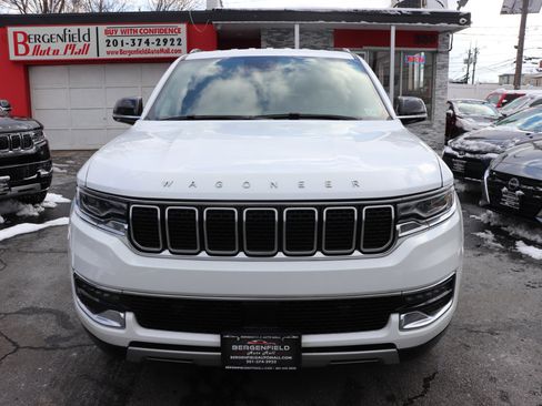 Used 2024 Jeep Wagoneer L Series II w/ Flexible Seating Group image 8