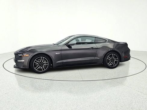 Used 2019 Ford Mustang GT RWD image 4