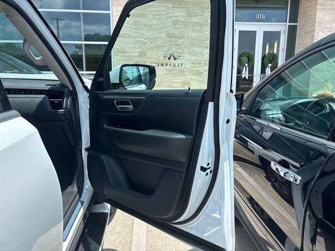 Certified 2025 INFINITI QX80 Pure RWD image 6