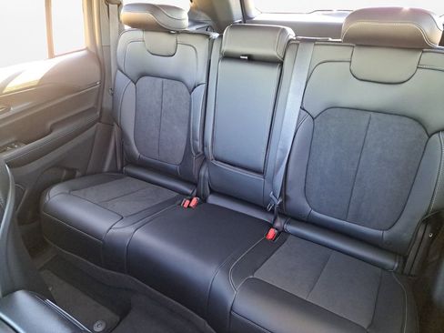 New 2025 Jeep Grand Cherokee Altitude image 22