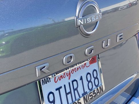 Used 2025 Nissan Rogue SV FWD image 6
