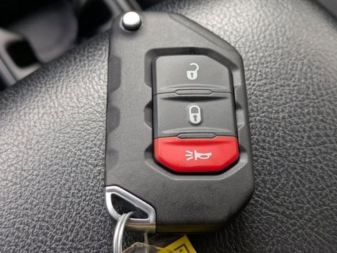 Used 2024 Jeep Wrangler Rubicon image 26