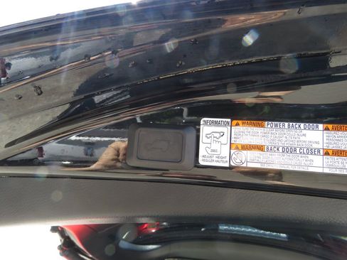 Used 2015 Toyota RAV4 Limited AWD/4WD image 18