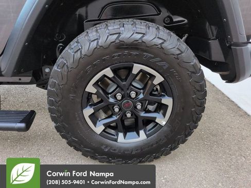 Used 2024 Jeep Wrangler Unlimited Rubicon AWD/4WD image 32