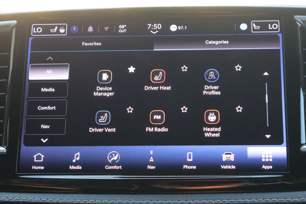 Used 2025 Chrysler Pacifica Limited FWD image 26