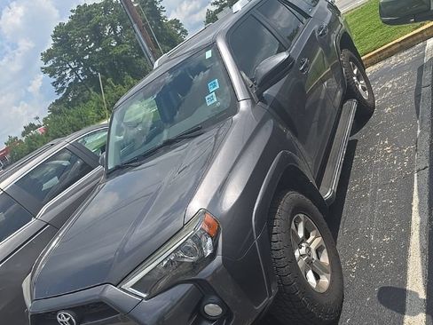 Used 2015 Toyota 4Runner SR5 AWD/4WD image 2