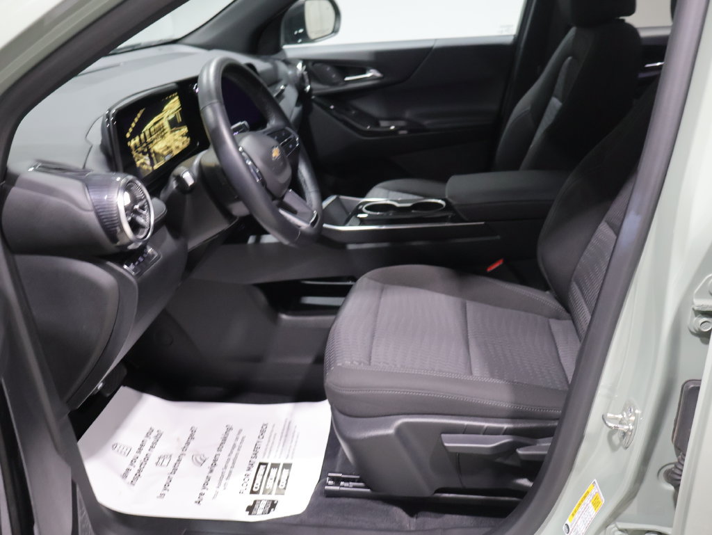Used 2025 Chevrolet Equinox LT AWD/4WD image 10