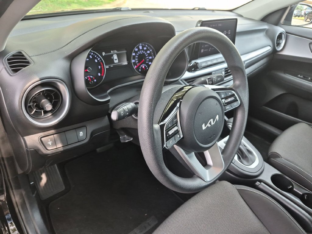 Used 2023 Kia Forte LXS FWD image 32