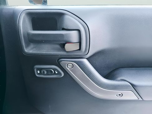 Used 2015 Jeep Wrangler Unlimited Sport w/ Quick Order Package 24S image 14