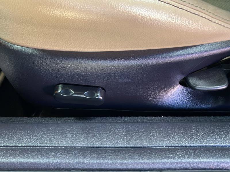 Used 2005 Ford Thunderbird RWD image 30