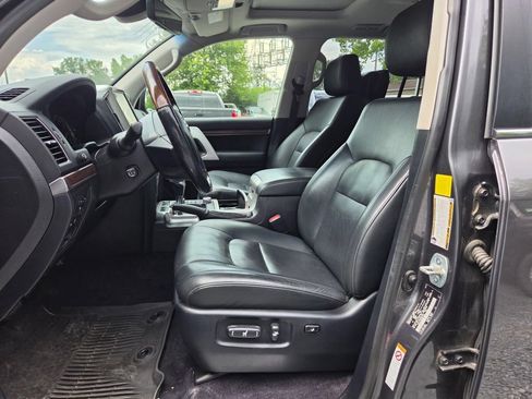 Used 2017 Toyota Land Cruiser AWD/4WD image 4