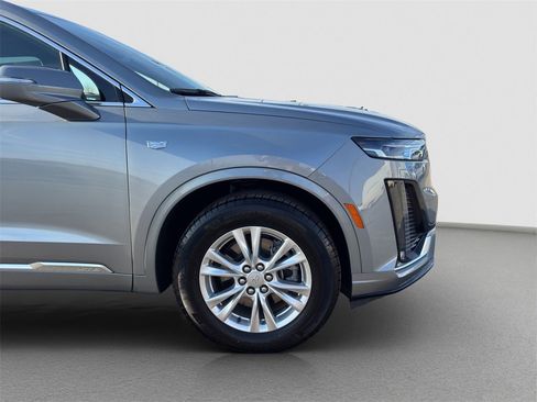Used 2025 Cadillac XT6 Luxury image 23