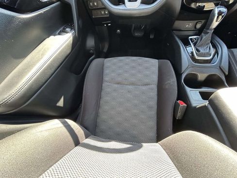 Used 2020 Nissan Rogue Sport SV image 13